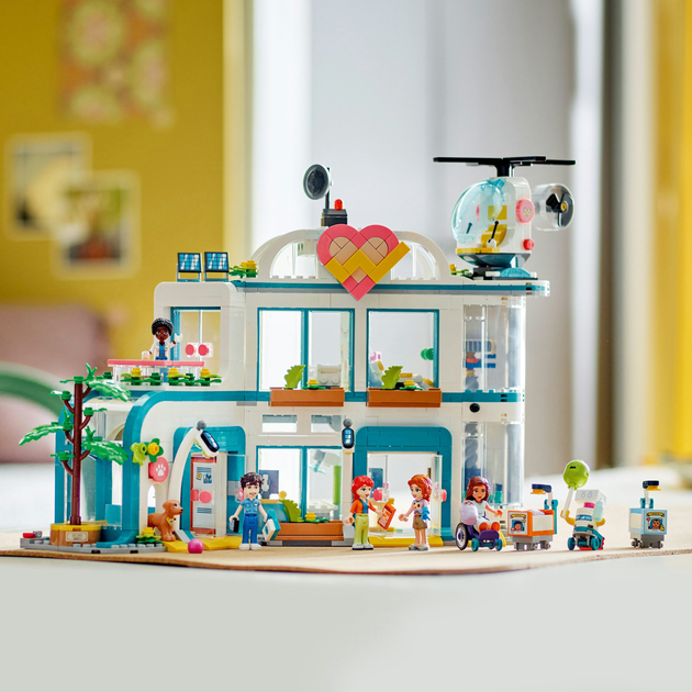 Конструктор LEGO Friends Лікарня в Хартлейк-Сіті 1045 деталей (42621) - зображення 8