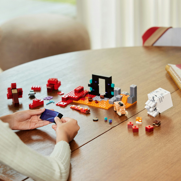 Конструктор LEGO Minecraft Засідка біля порталу в Нижній світ 352 деталей (21255) - зображення 9