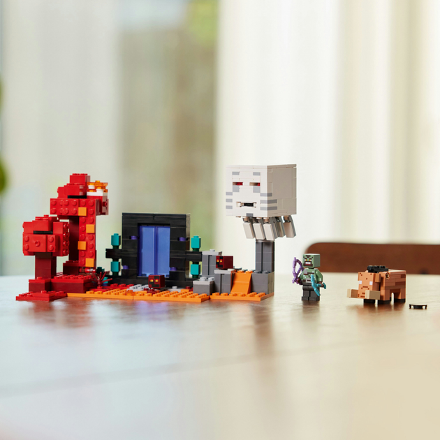 Конструктор LEGO Minecraft Засідка біля порталу в Нижній світ 352 деталей (21255) - зображення 10