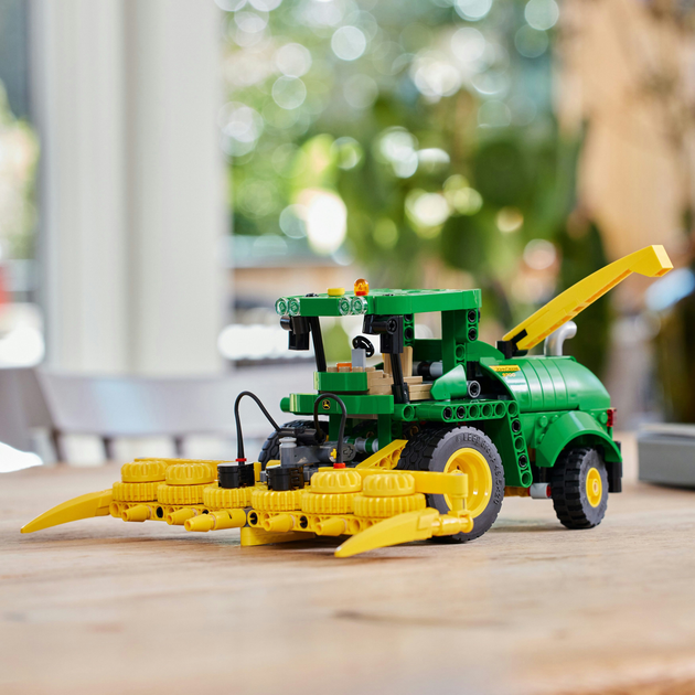 Zestaw klocków LEGO Technic John Deere 9700 Forage Harvester 559 elementów (42168) - obraz 10
