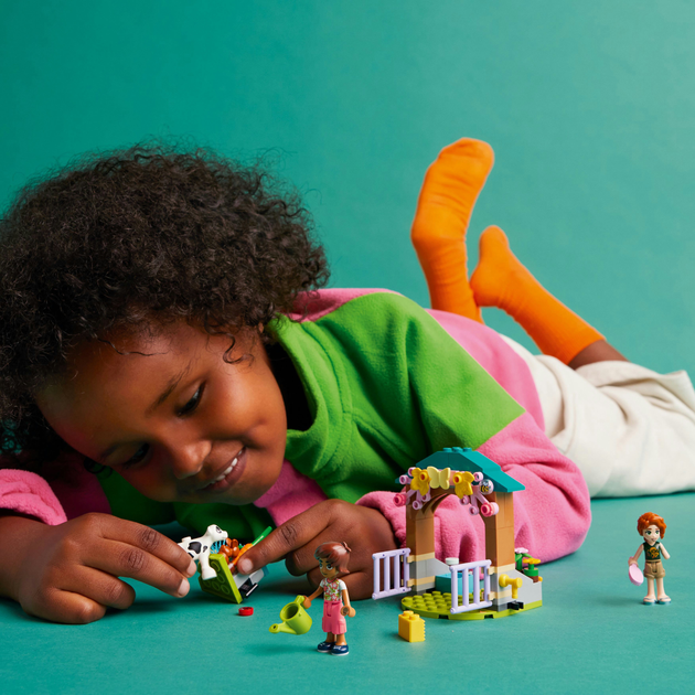 Zestaw klocków LEGO Friends Szopa cielątka Autumn 79 elementów (42607) - obraz 8