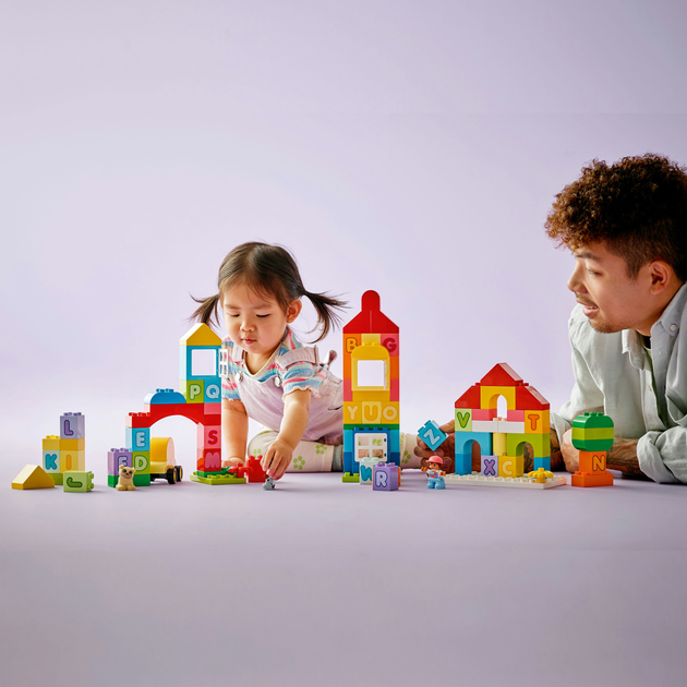 Конструктор LEGO DUPLO Classic Містечко з алфавітом 87 елементів (10935) - зображення 8