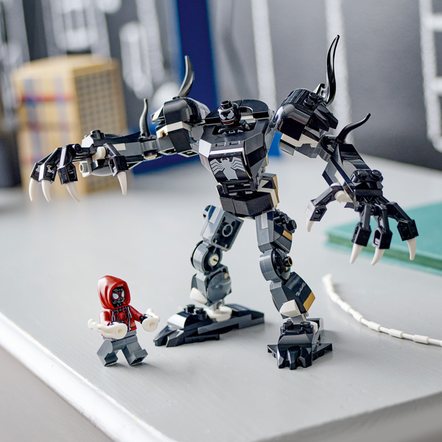 Zestaw klocków LEGO Super Heroes Mechaniczna zbroja Venoma vs. Miles Morales 134 elementy (76276) - obraz 5