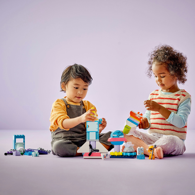 Zestaw klocków LEGO DUPLO Town Przygoda w promie kosmicznym 3 w 1 58 elementów (10422) - obraz 3