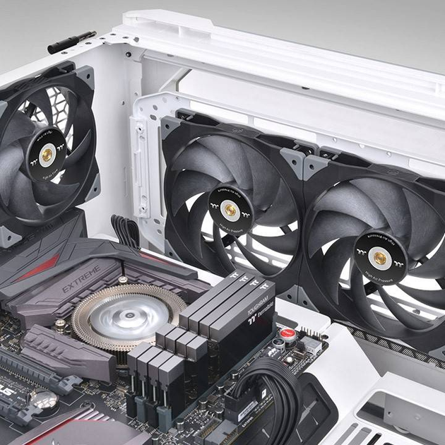 Wentylator Thermaltake GT14 PC Cooling Fan TT Premium Edition 140mm Czarny (CL-F157-PL14BL-A) - obraz 4