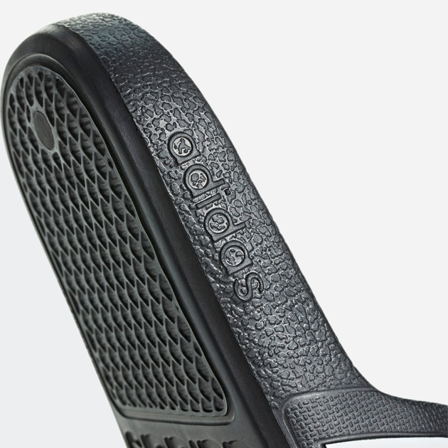 Дитячі шльопанці для хлопчика adidas Adilette Aqua K F35556 29 Чорні (4059808212999) - зображення 8