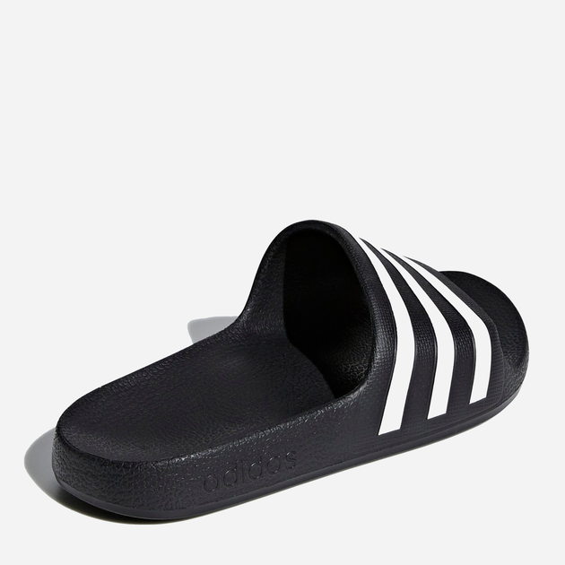 Klapki chłopięce basenowe adidas Adilette Aqua K F35556 28 Czarne (4059808212968) - obraz 4