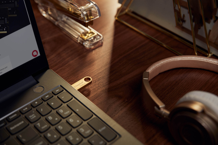 Флеш память USB Kingston DataTraveler SE9 G3 64GB USB 3.2