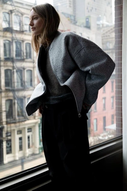 セオリー★新品★COMPACT CREPE SWEATSHIRT BOMBER Theory - Compact Crepe Zip Up Bomber / コンパクトクロップドジップ
