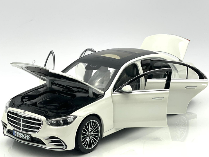 Модель автомобиля Mercedes-Benz S-Class (W223) AMG Line White