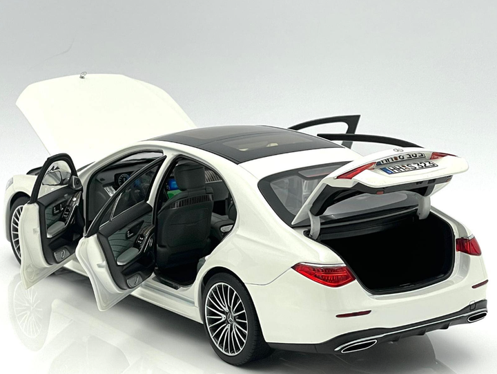 Модель автомобиля Mercedes-Benz S-Class (W223) AMG Line White