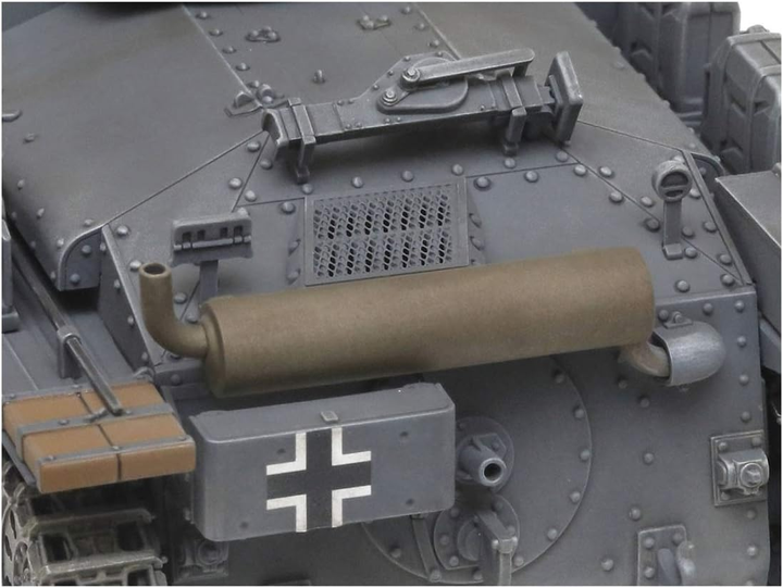Збірна модель Tamiya Pz.Kpfw.38(t) Ausf. E/F 1:35 (4950344353699) - зображення 6