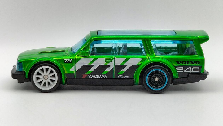 ホットウィール　 ボルボ 240 HW Slammed　スーパートレジャーハント Hot Wheels Volvo 240 Drift Wagon HW Slammed HKL19 - 2023