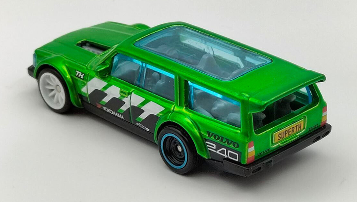 ホットウィール　 ボルボ 240 HW Slammed　スーパートレジャーハント ホットウィール ボルボ 240 HW Slammed スーパートレジャー