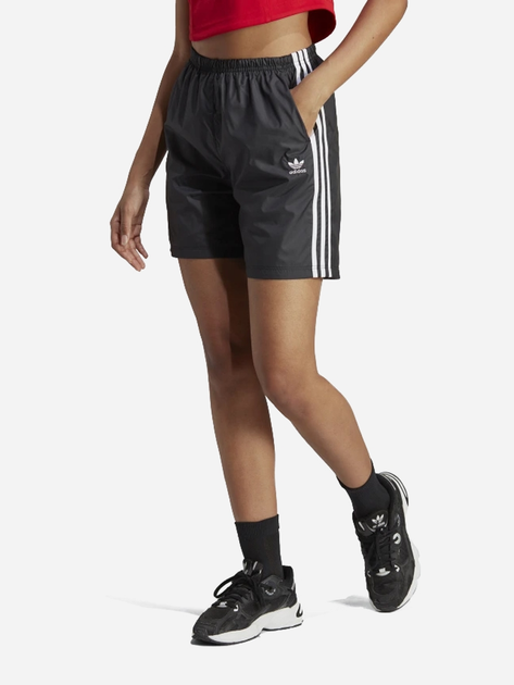 Спортивні шорти жіночі Adidas IB7301 M Чорні (4066752026466) - зображення 1