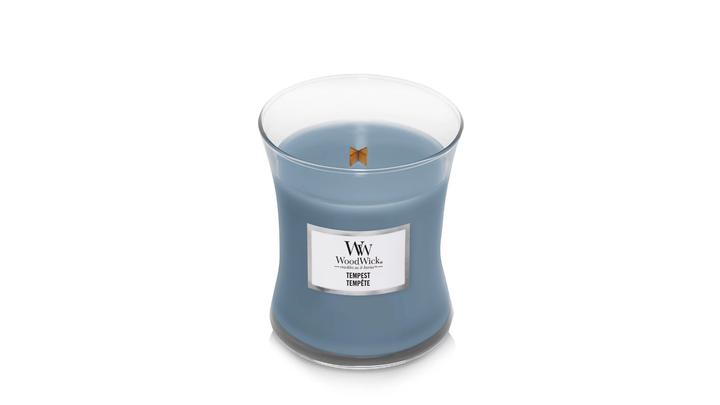 Ароматическая свеча Woodwick Medium Tempest с морской солью и жемчужинами 275 г - изображение 2