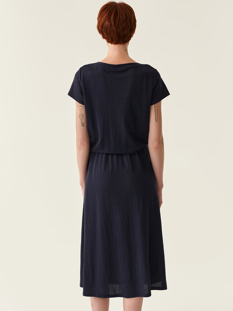 Плаття-футболка міді літнє жіноче Tatuum Jasmiko T2214.205 M Темно-синє (5900142199677) - зображення 2