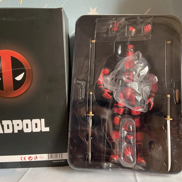 Фигурка Дэдпул коллекционная с набором оружия (30 см) Marvel - изображение 3