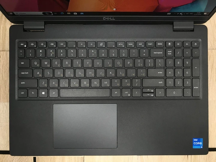 Ноутбук Б-клас Dell Latitude 3520 / 15.6" (1920x1080) IPS / Intel Core i5-1135G7 (4 (8) ядра по 2.4 - 4.2 GHz) / 8 GB DDR4 / 256 GB SSD M.2 / Intel Iris Xe Graphics / WebCam / USB 3.2 / HDMI / Windows 10 б/в - Фото 4 Ноутбук Б-клас Dell Latitude 3520 / 15.6" (1920x1080) IPS / Intel Core i5-1135G7 (4 (8) ядра по 2.4 - 4.2 GHz) / 8 GB DDR4 / 256 GB SSD M.2 / Intel Iris Xe Graphics / WebCam / USB 3.2 / HDMI / Windows 10 б/в - зображення 4