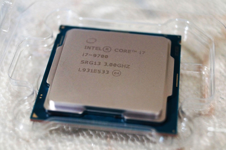 Процесcор Intel Core i7-9700 4.7 GHz. 8 ядра/8 потока. Soket