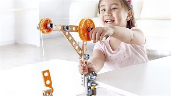 Конструктор Hape Junior Inventor 3 експерименти 37 деталей (E3030) - Фото 10 Конструктор Hape Junior Inventor 3 експерименти 37 деталей (E3030) - зображення 10