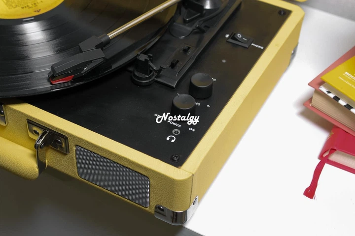 Вініловий програвач Crosley Cruiser Fawn Plus Bluetooth, грамофон з вбудованими колонками для вінілових дисків - Фото 5 Вініловий програвач Crosley Cruiser Fawn Plus Bluetooth, грамофон з вбудованими колонками для вінілових дисків - зображення 5