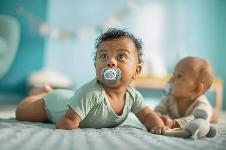 Пустушка ортодонтична Philips Avent Ultra Air 0-6m Animal Boy 2 шт (8710103949336) - зображення 6