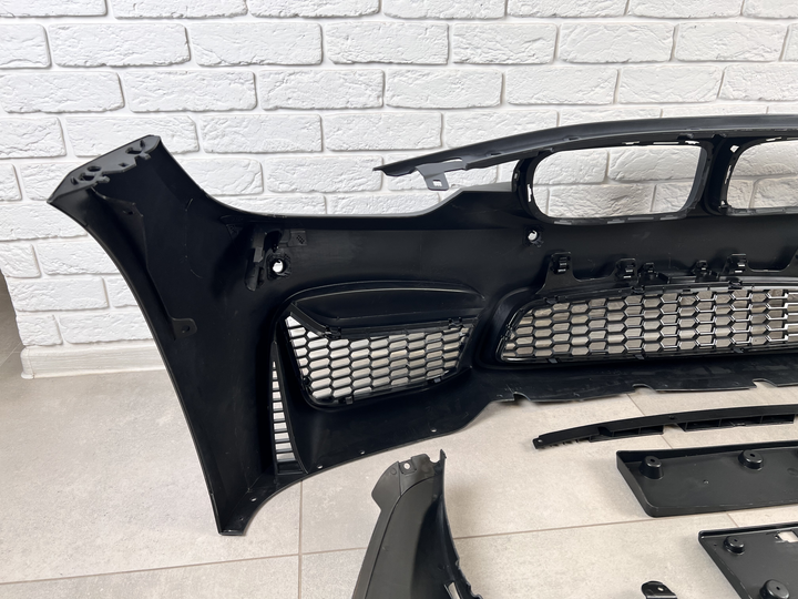 Передний бампер M3 стиль BMW 3 Series F30 F31 2012-2018 (под омыватели / с отверстиями под парктроники) 1234 upgrade для BMW 3 series F30 2012-2018 (7916) - изображение 10