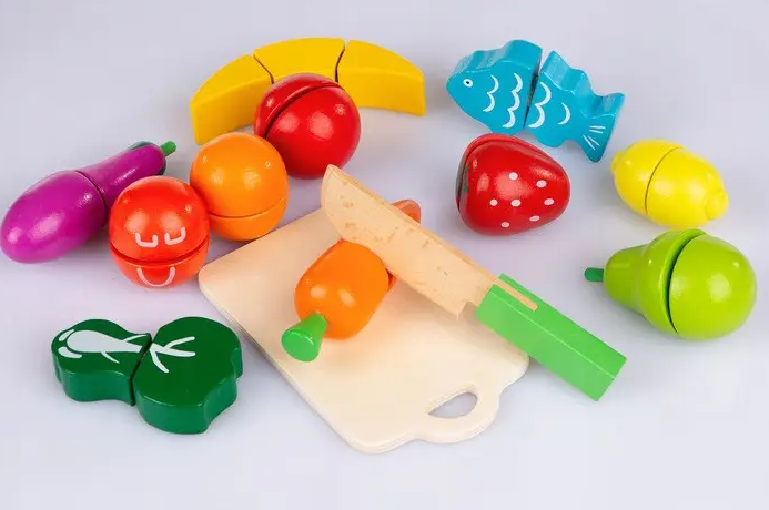 Дерев'яні фрукти та овочі для нарізки у відрі Kinderplay KP1684 - зображення 7