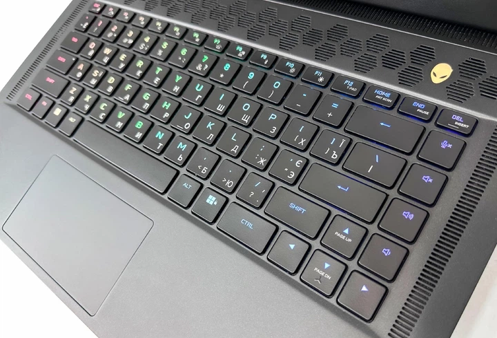 Ноутбук Alienware X15 R2 (AWX15R2-7785WHT-PUS) Lunar Light Б/У - изображение 4