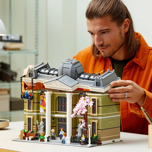 Конструктор LEGO Icons Музей Природничої Історії 4014 деталей (10326) - зображення 12