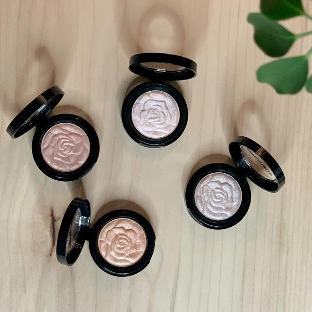 Rozświetlacz do twarzy Sandstone Don't Hide 200 Peachy Pearl w kamieniu 6 g (5713584004009) - obraz 3