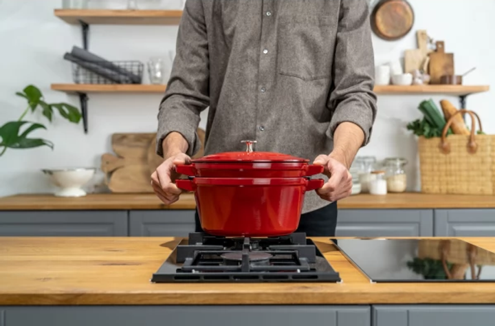 Набор чугунной посуды Staub з кришкою Red 24 см 3 елементи (3272340054556) - зображення 5