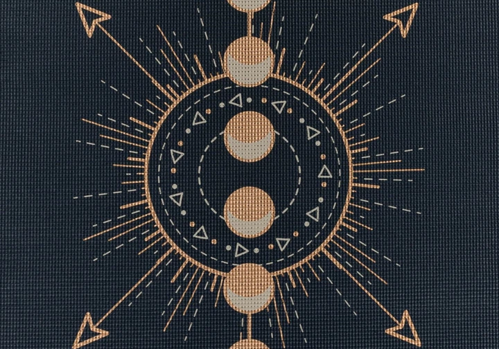 Коврик для йоги Bodhi Leela Lunalign — Фазы Луны Midnight Blue 183x60x0.4 см - Фото 4 Коврик для йоги Bodhi Leela Lunalign — Фазы Луны Midnight Blue 183x60x0.4 см - изображение 4