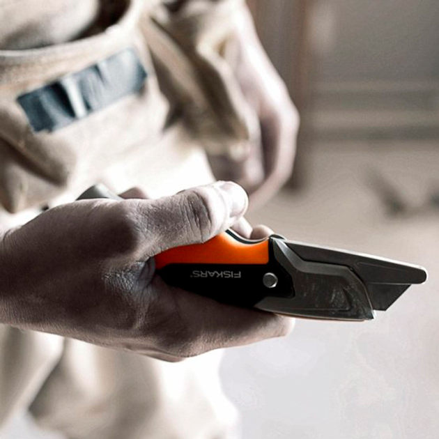Nóż uniwersalny Fiskars Pro CarbonMax ze stałym ostrzem (1027222) - obraz 5