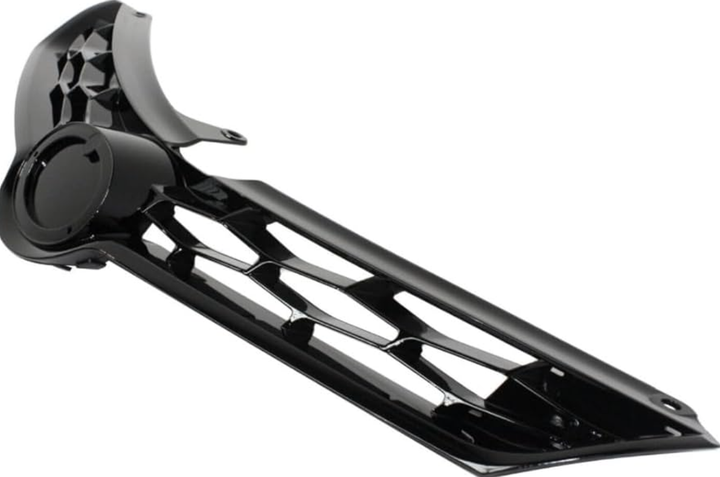 Решетка радиатора AVTM Toyota Corolla 13-16 E17 черная S SE Тойота Королла АМ0052073 - изображение 2