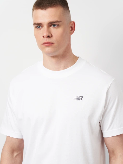 Футболка бавовняна довга чоловіча New Balance Sport Essentials Small Logo MT41509 L Біла (196941810850) - зображення 4