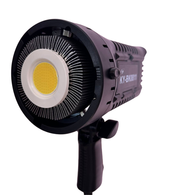 Постоянный студийный свет Profi-light KY-BK 0811 LED 150 Вт с пультом, 5600K, регулировка яркости, со штативом (0DB7C046E898) - Фото 3 Постоянный студийный свет Profi-light KY-BK 0811 LED 150 Вт с пультом, 5600K, регулировка яркости, со штативом (0DB7C046E898) - изображение 3