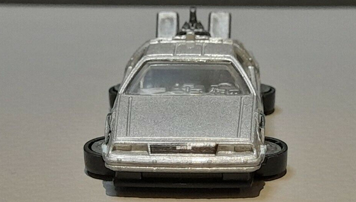 Машинка Базовая Hot Wheels Back to the Future Time Machine - Hover