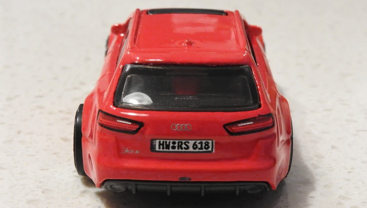 Машинка Базова Hot Wheels '17 Audi RS 6 Avant Factory Fresh 1:64 FJW00 Red - зображення 7