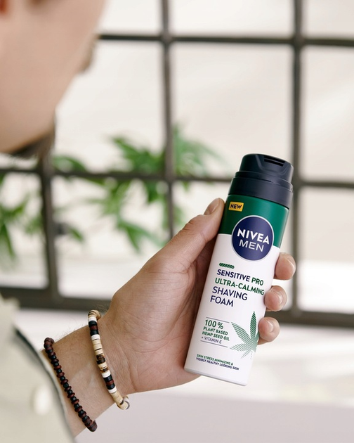 Піна для гоління Nivea Men Sensitive Pro Ultra-Calming Shaving Foam з олією насіння коноплі 200 мл (5900017080598) - зображення 3