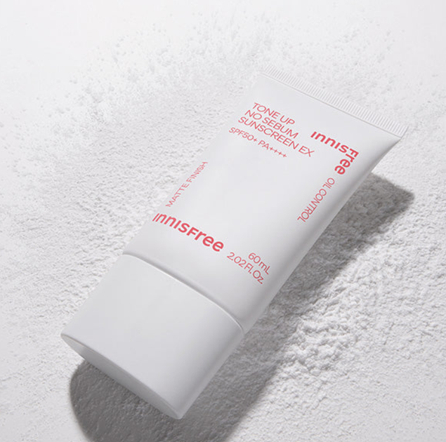 Тонувальний сонцезахисний крем Innisfree Tone Up No Sebum Sunscreen EX SPF50+ PA++++ 60ml - Фото 3 Тонувальний сонцезахисний крем Innisfree Tone Up No Sebum Sunscreen EX SPF50+ PA++++ 60ml - зображення 3