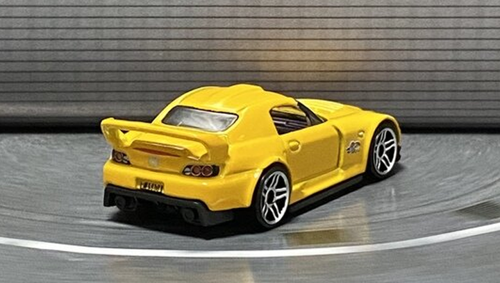 Машинка Базова Hot Wheels Honda S2000 J-Imports 1:64 HCV85 Yellow 1шт - Фото 4 Машинка Базова Hot Wheels Honda S2000 J-Imports 1:64 HCV85 Yellow 1шт - зображення 4