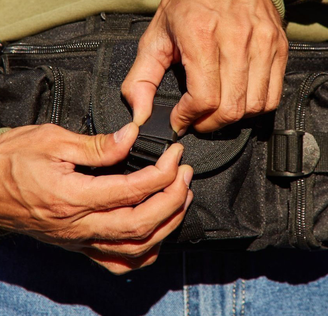 Чоловіча сумка бананка 5л PJ-584 Чорна 35 х 17 х 10 см - Фото 5 Чоловіча сумка бананка 5л PJ-584 Чорна 35 х 17 х 10 см - зображення 5