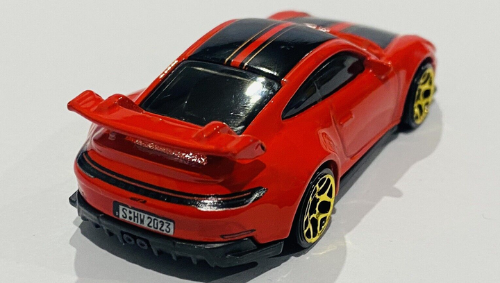 Машинка Базовая Hot Wheels Porsche 911 GT3 Exotics 1:64 HKH97 Red 1шт - Фото 4 Машинка Базовая Hot Wheels Porsche 911 GT3 Exotics 1:64 HKH97 Red 1шт - изображение 4
