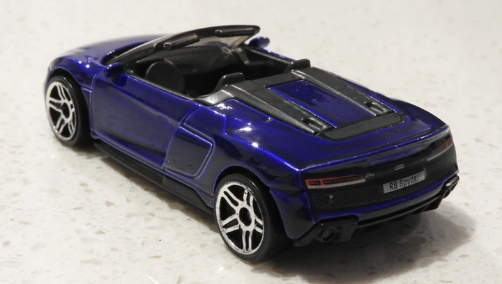 Машинка Базовая Hot Wheels 2019 Audi R8 Spyder Exotics 1:64 GRY87 Blue - изображение 4