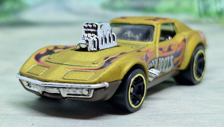 Машинка Базовая Hot Wheels '68 Corvette - Gas Monkey Garage Dream