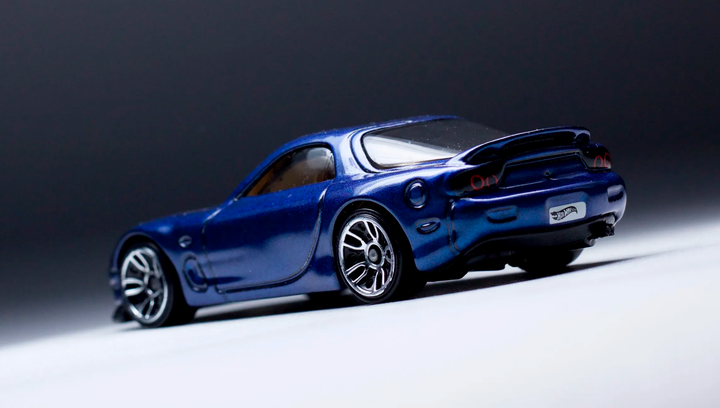 Машинка Базовая Hot Wheels '95 Mazda RX-7 Then and Now 1:64 DTW90