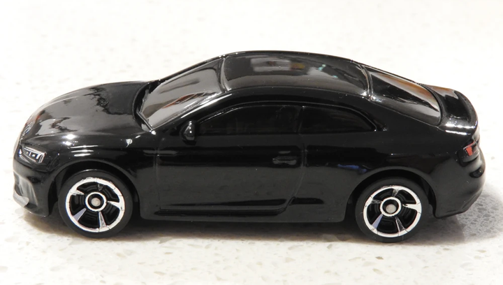 Машинка Базова Hot Wheels Audi RS 5 Coupe Turbo 1:64 GHF39 Black - Фото 5 Машинка Базова Hot Wheels Audi RS 5 Coupe Turbo 1:64 GHF39 Black - зображення 5