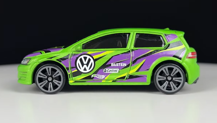 Тематична Машинка Hot Wheels Volkswagen Golf Mk7 Neon Speeders 1